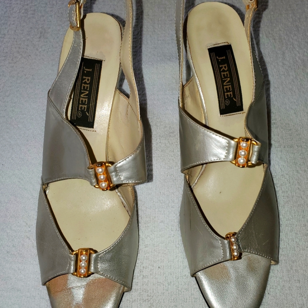 Women Light Grey Leather Heels
